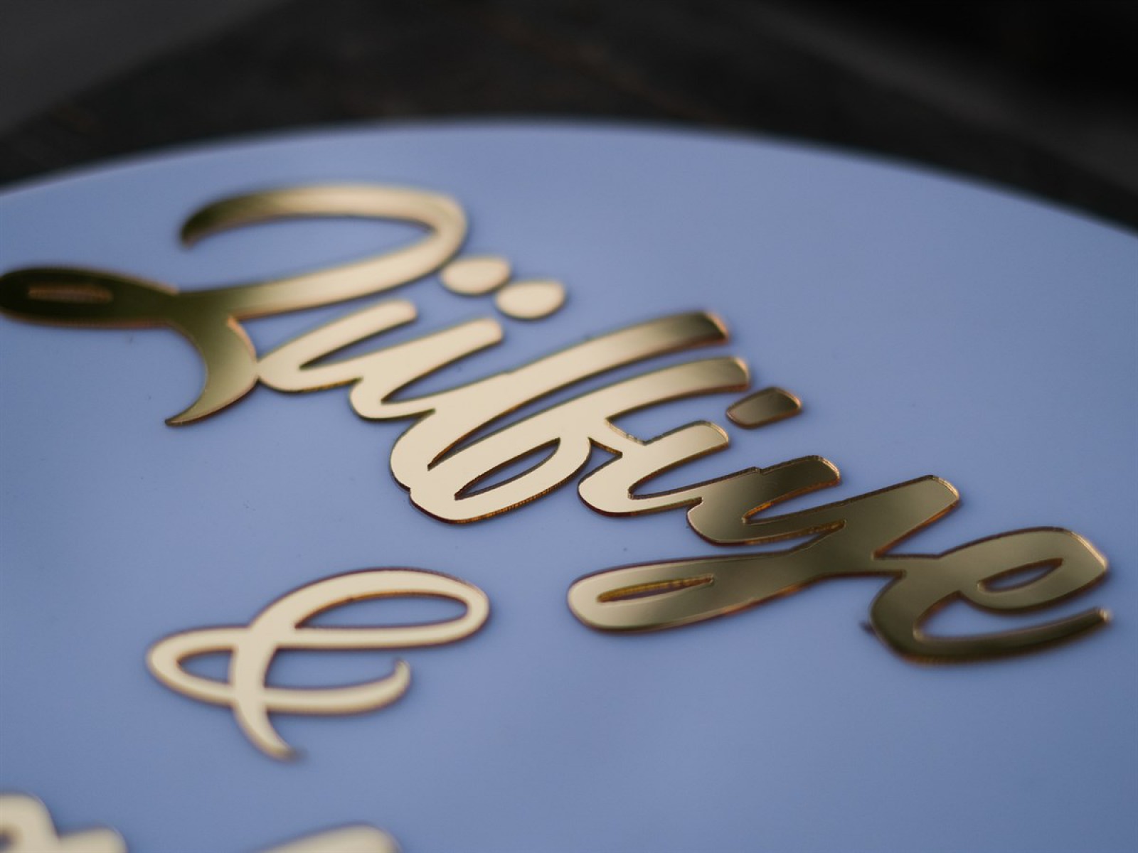 3D Gold&Beyaz Pleksi Gül Motifli Kapı Süsü 3D Gold&Beyaz Pleksi Gül Motifli Kapı Süsü