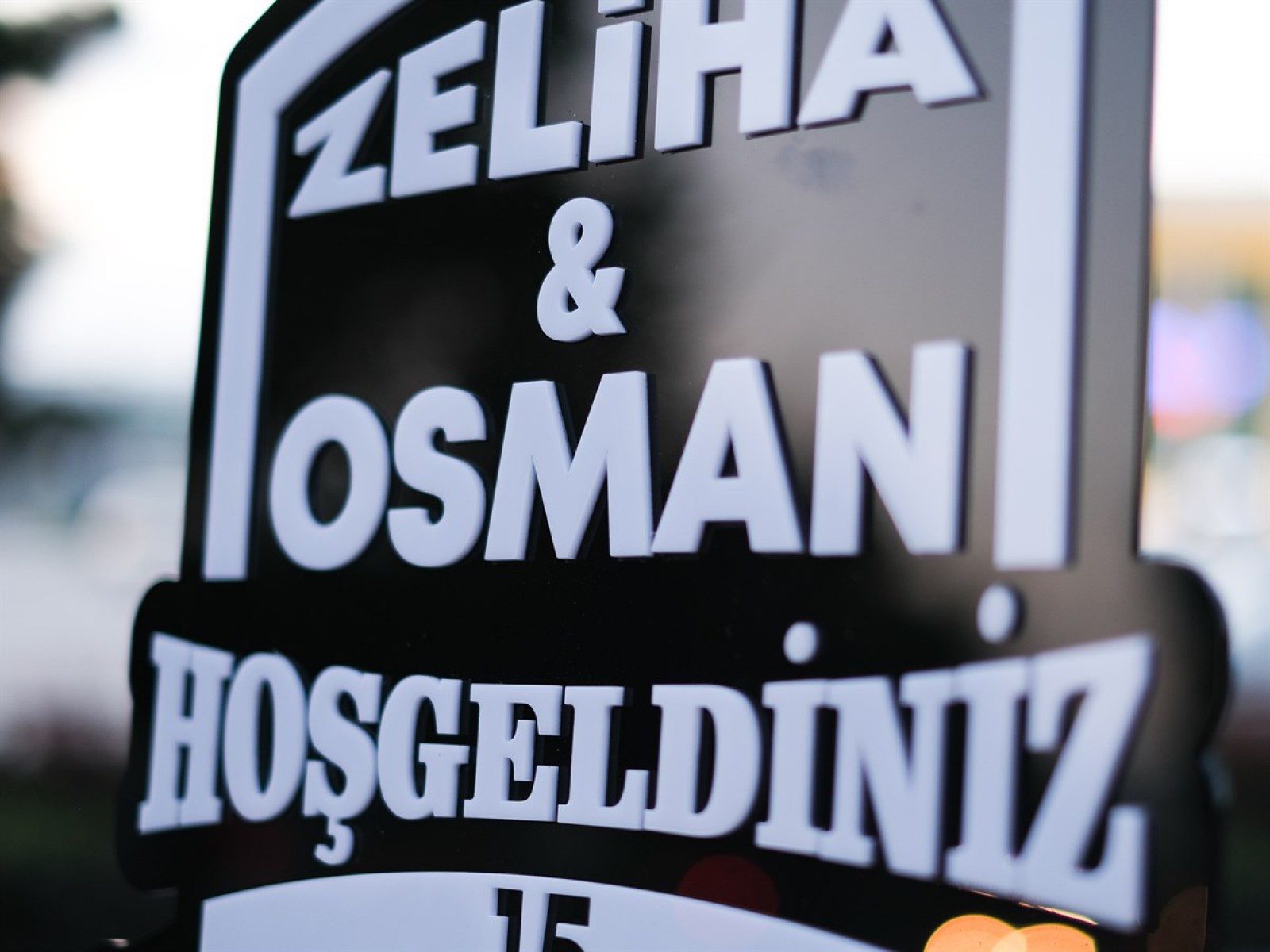 3D Siyah&Beyaz İsimli Pleksi Kapı Süsü 3D Siyah&Beyaz İsimli Pleksi Kapı Süsü