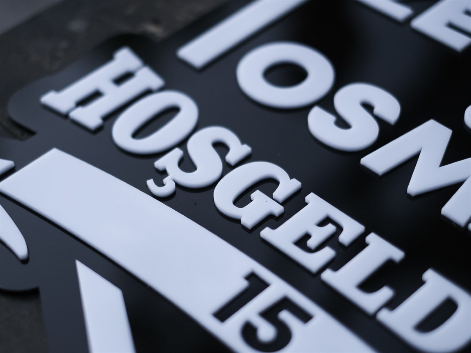 3D Siyah&Beyaz İsimli Pleksi Kapı Süsü 3D Siyah&Beyaz İsimli Pleksi Kapı Süsü