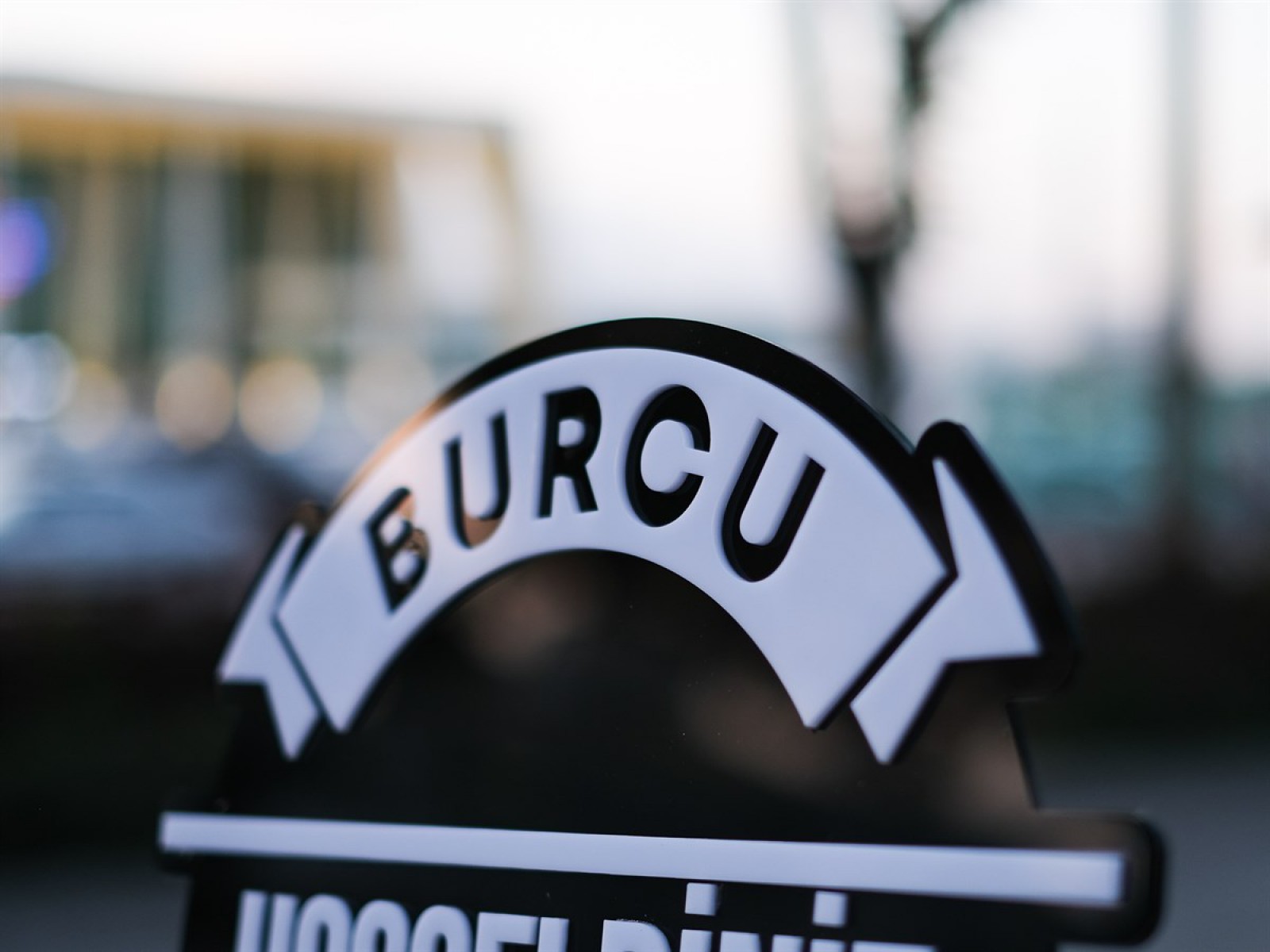 3D Siyah&Beyaz İsimli Pleksi Kapı Süsü 3D Siyah&Beyaz İsimli Pleksi Kapı Süsü