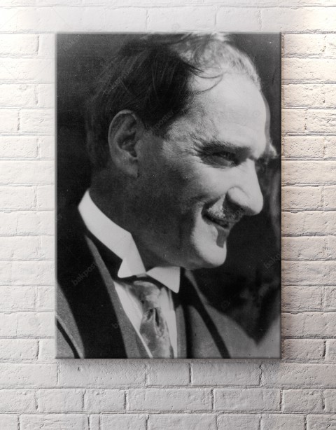 Atatürk Gülümseyen Kanvas Tablo